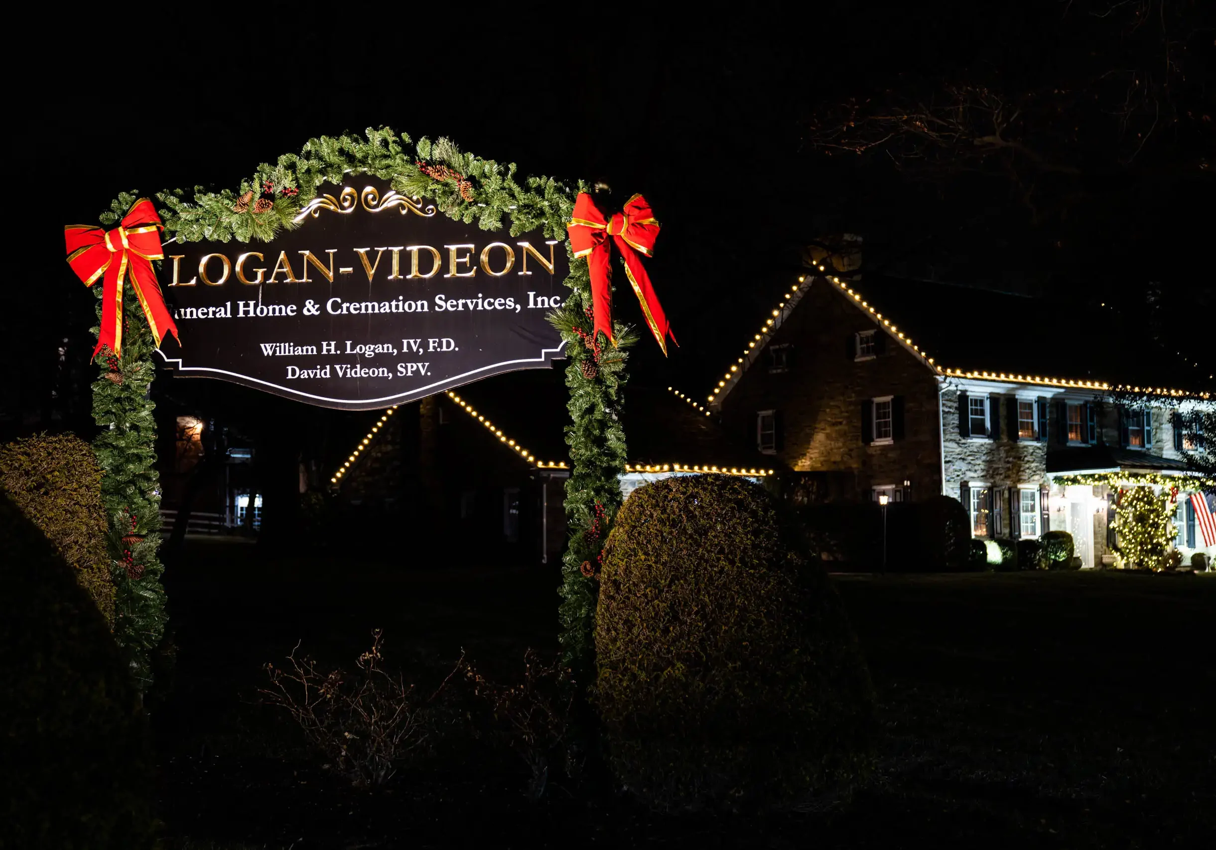 West Chester, PA Commercial Christmas Decor Services